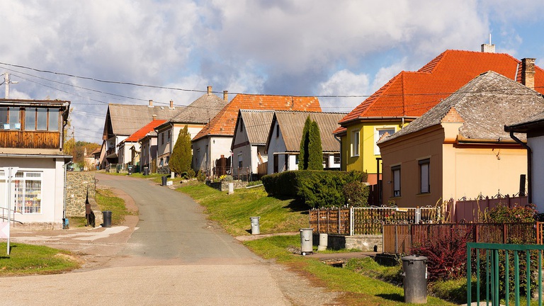 Tényleg felpöröghet a községek ház-piaca a falusi CSOK miatt?