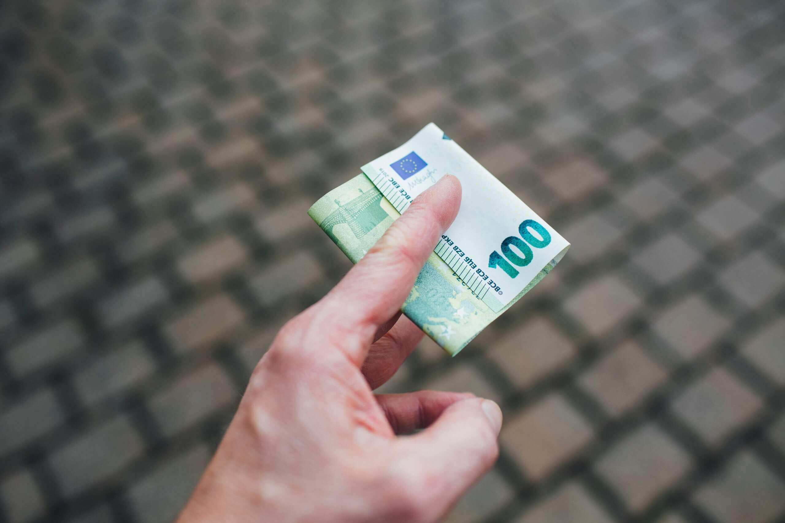 Van egy szektor, ahol a magyar fizetések közelítenek az osztrákhoz. Vajon melyik ez?