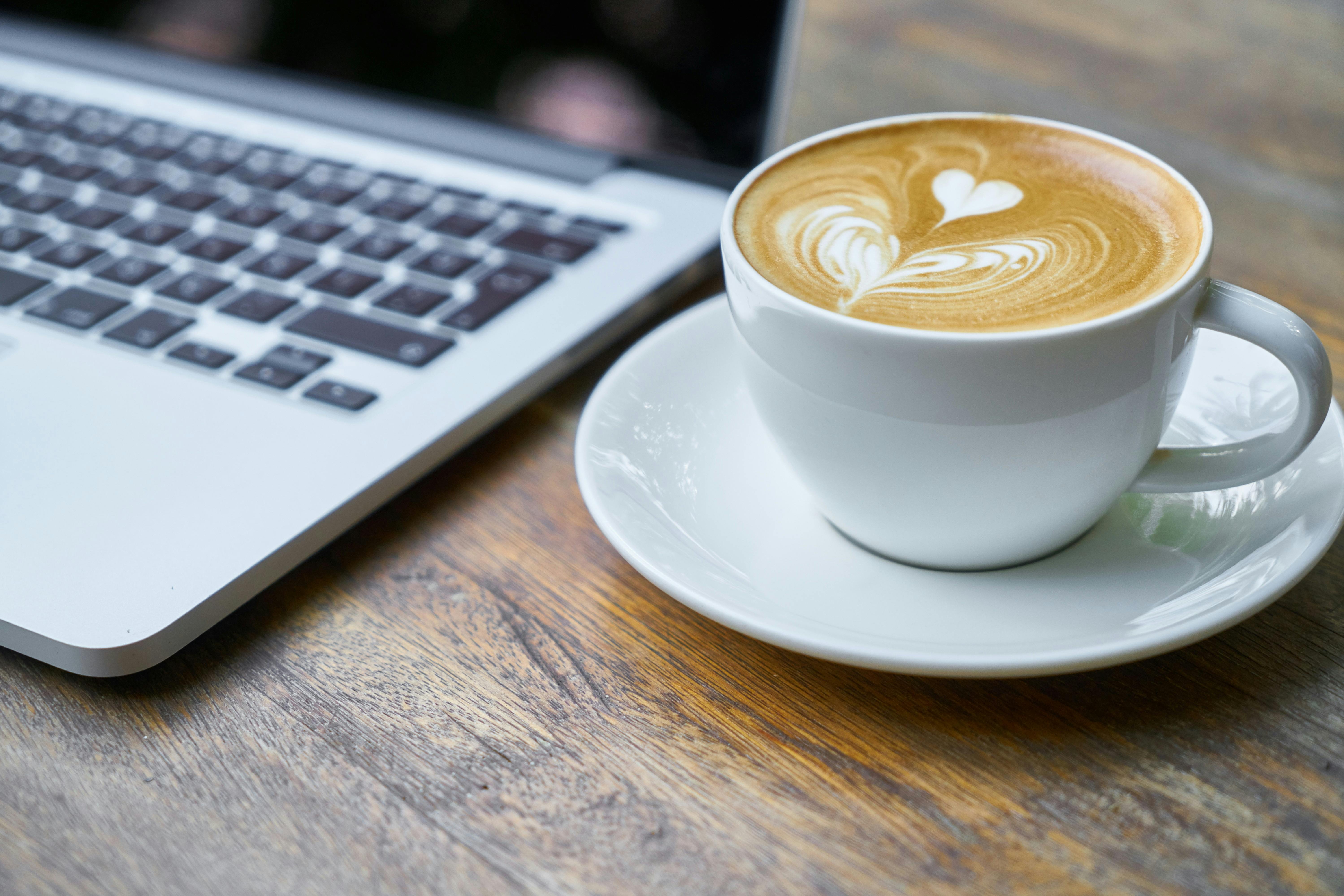 Hamarosan lattét szürcsölve nézzük végig, ahogyan az MI húzza fel a házainkat!