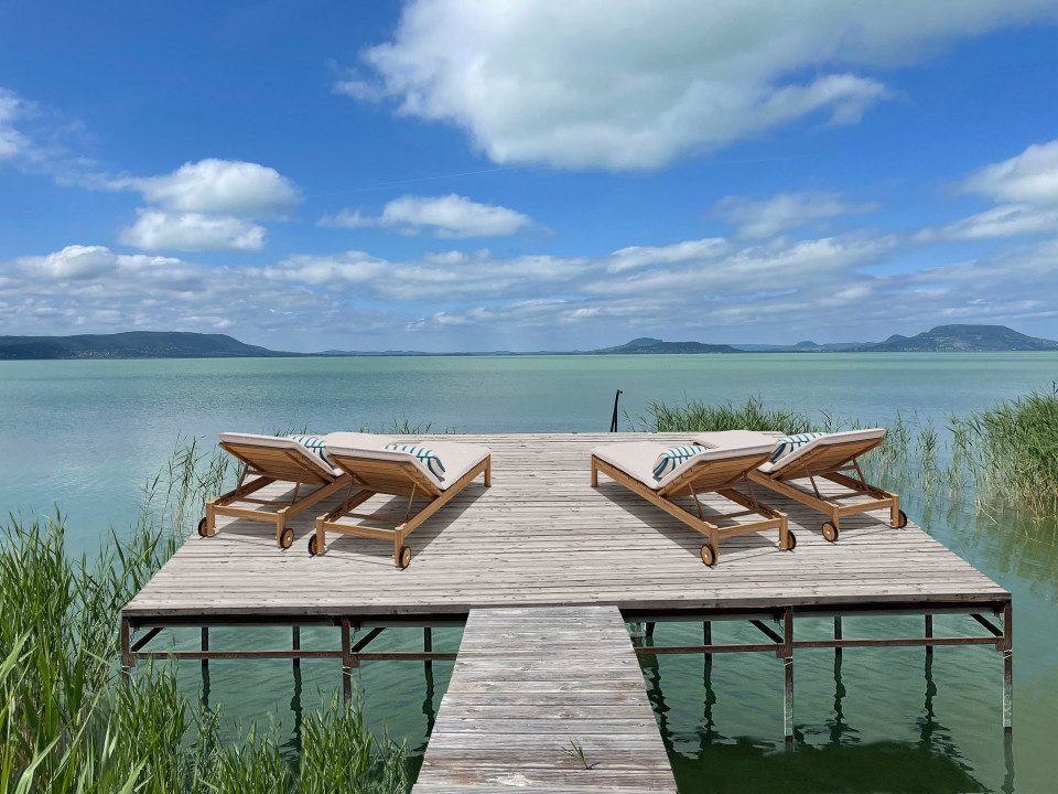 Közvetlen vízparti luxusvilla Balatonmáriafürdőn – mediterrán elegancia a Balaton déli partján