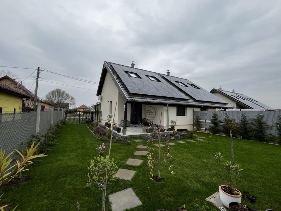 Csak rád vár ez a napelemes családi otthon Hévízgyörkön, gyönyörű kerttel és jó megközelíthetőséggel