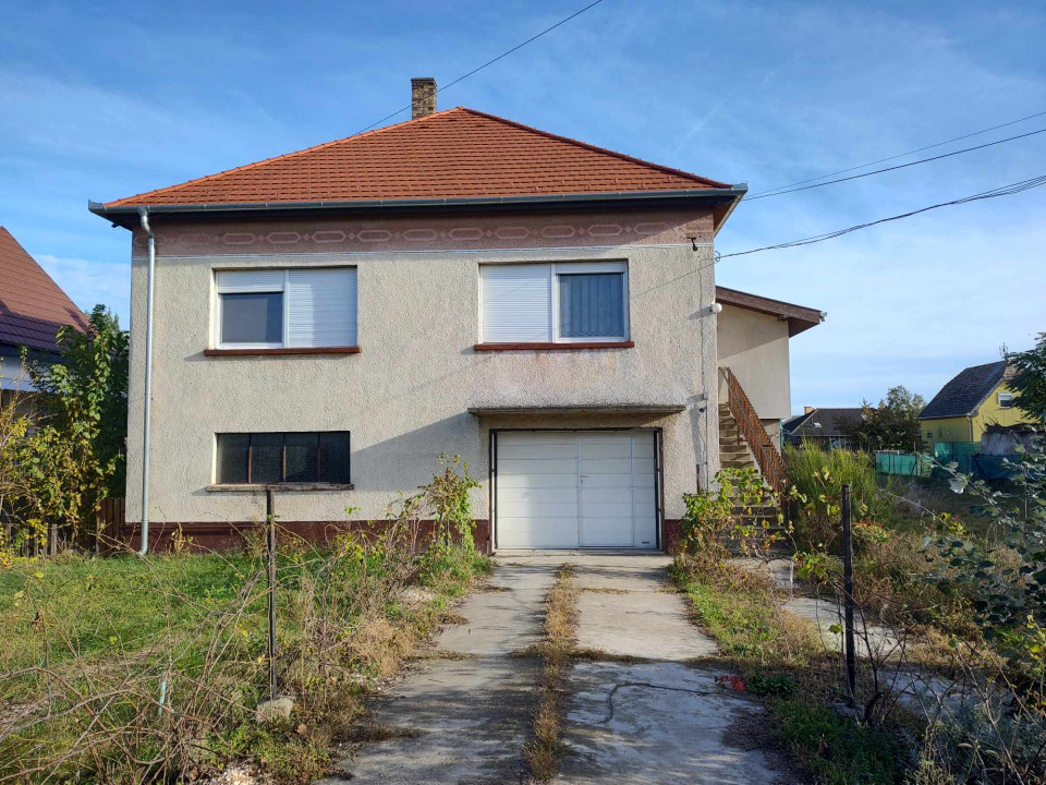 Budapest közelében keresel családi házat? Tökölön bővíthető otthon vár hatalmas telekkel és extra lehetőségekkel